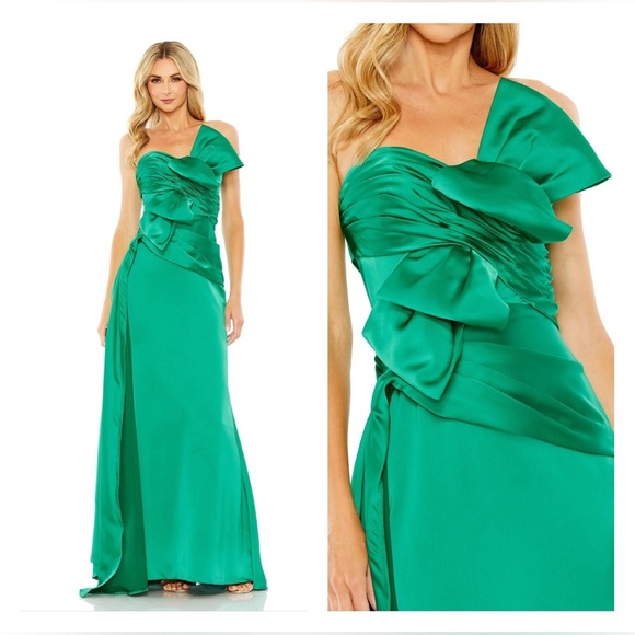 Mac Duggal Dresses & Skirts - Mac Duggal 20585 NWT Front Bow Strapless Dress